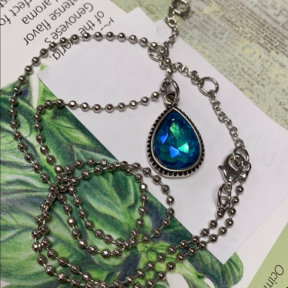 cocovalli Jewelry - NWOT Peacock blue green pear drop adjustable chain